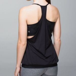 LULULEMON No Limits Savasana Camo/Black Tank Top. Size 8